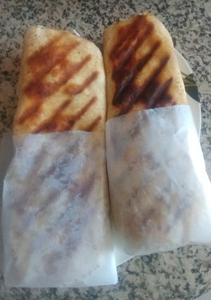 A picture of Chicken shawarma.