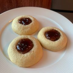 A picture of Raspberry Jam filled Butter Cookies.