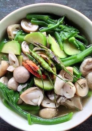 รูปของ แกงยอดฟักทองใส่เห็ด 🍄🥬
