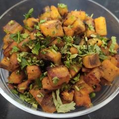 A picture of કાચા કેળા નું shak.