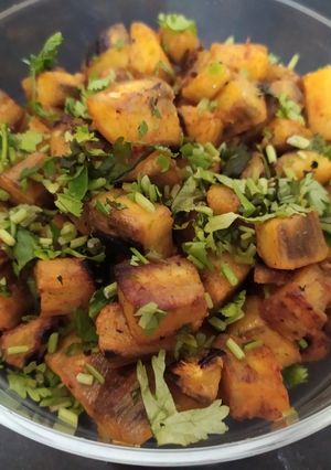A picture of કાચા કેળા નું shak.