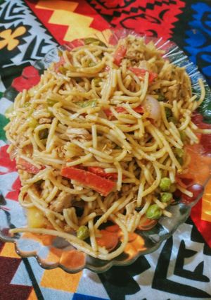A picture of Desi Chicken chowmein.