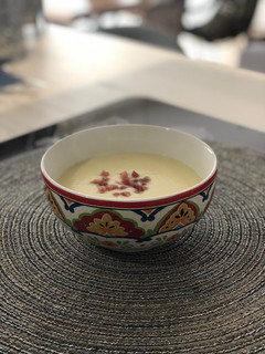Una foto de Crema de puerros y pera 🍐 con jamón con Thermomix
