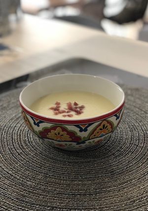 Una foto de Crema de puerros y pera 🍐 con jamón con Thermomix