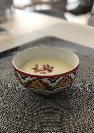 Una foto de Crema de puerros y pera 🍐 con jamón con Thermomix