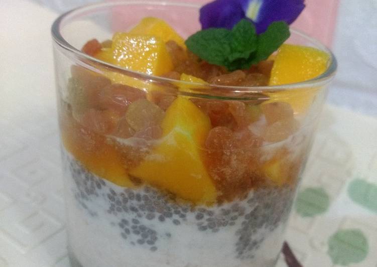 Overnight oat Yakult chia mango and raisins