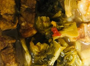 Hình của món Thịt kho dưa cải chua.