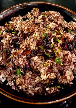 Hình của món Cơm rang trám đen.