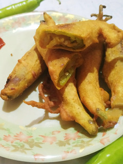 मिर्ची वडा (mirchi vada recipe in Hindi) रेसिपी मुख्य फोटो