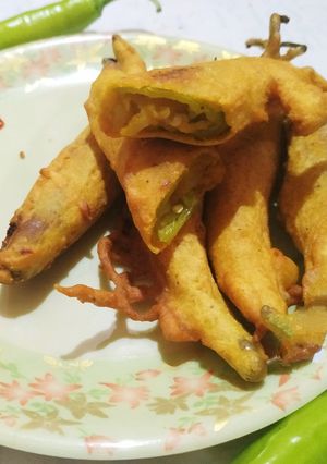 मिर्ची वडा (mirchi vada recipe in Hindi) रेसिपी मुख्य फोटो