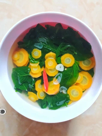 Cara Simple Membuat Resep  Sayur Bening Daun Katuk Wortel yang Bisa Manjain Lidah, Sempurna