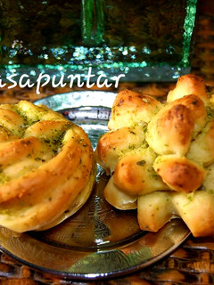 Una foto de Pan de ajo y perejil 🍞🧄🧄