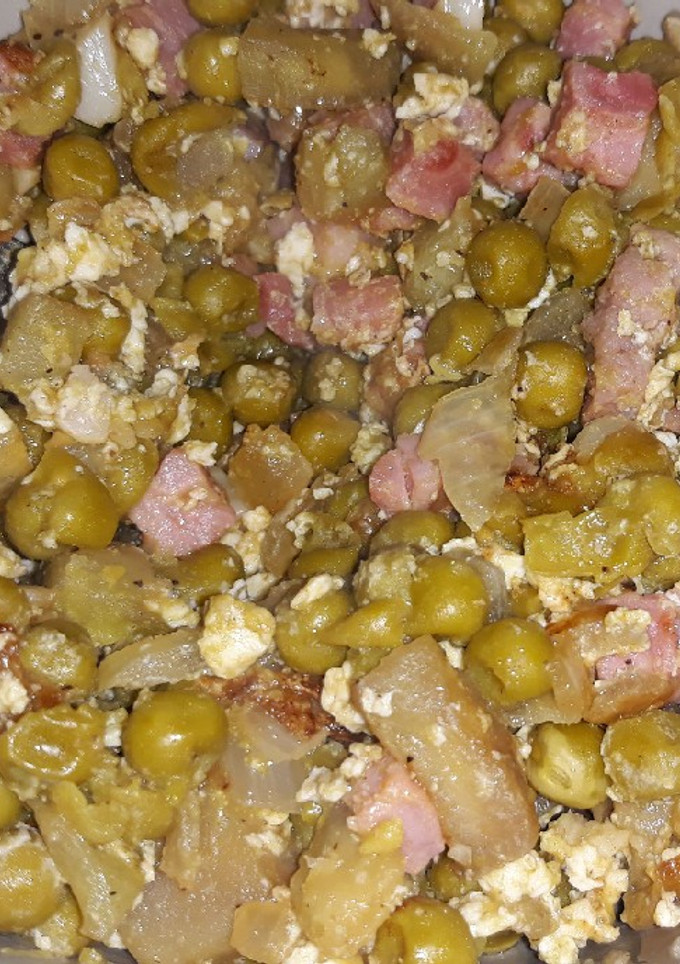 Una foto de Guisantes con taquitos de jamón