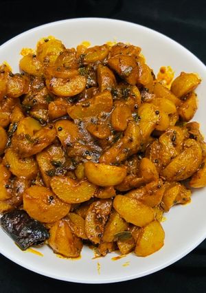 A picture of Amla /Gooseberry pickle.