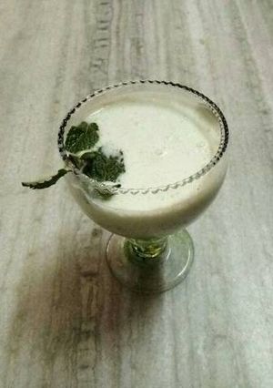 A picture of Banana Mint Chaas (buttermilk).