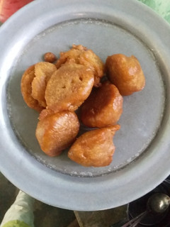கோதுமை மாவு இனிப்பு போண்டா செய்முறை முக்கிய புகைப்படம்