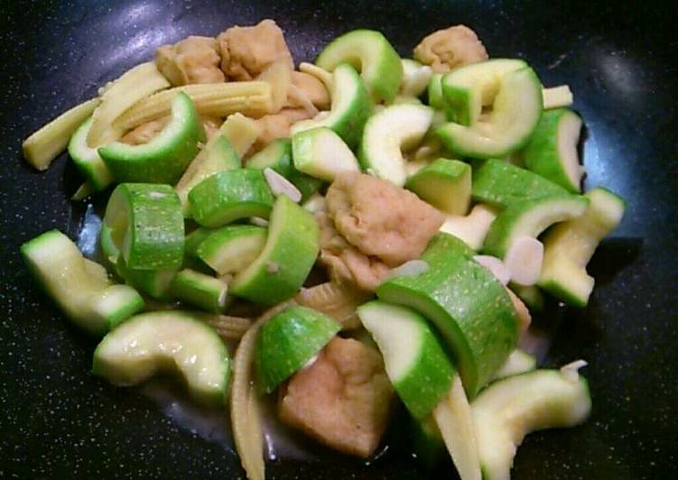 Resep: Tumis zucchini Sempurna - Resep Masakan