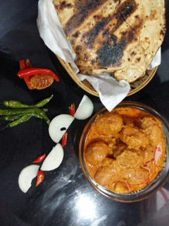 कश्मीरी दम आलू (Kashmiri Dum Aloo recipe in Hindi) रेसिपी मुख्य फोटो
