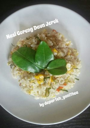 Foto resep Nasi Goreng Daun Jeruk....Wangi & Rasanya Suedeppp Poll...😍
