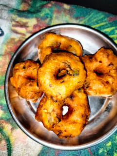 મેંદુ વડા (Medu Vada Recipe In Gujarati) રેસીપી મુખ્ય ફોટો