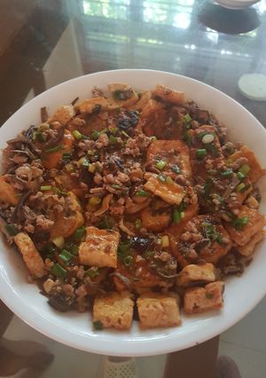 Hình của món Đậu phụ nhồi thịt sốt cà chua.