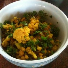A picture of Cauliflower dry curry.