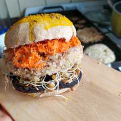 Foto principal de Burger de arroz integral y brotes de soja
