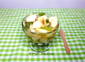 Foto di Macedonia con frutta di stagione (marzo/aprile)