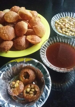 A picture of Pani Puri.