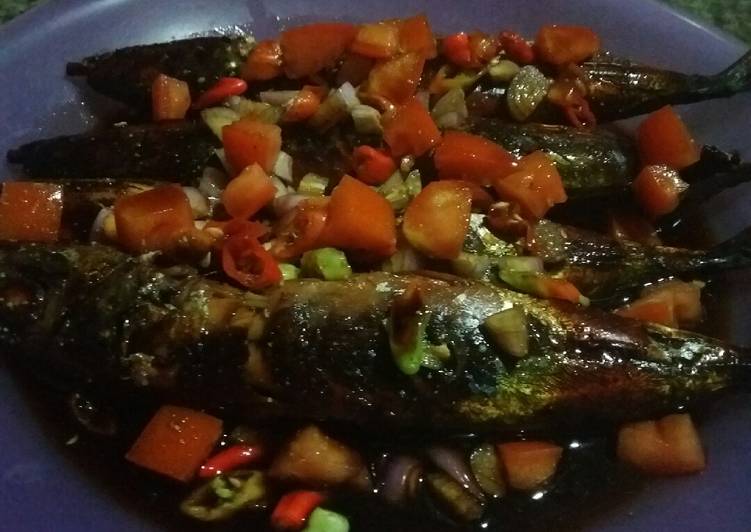 Ikan asap pedas manis