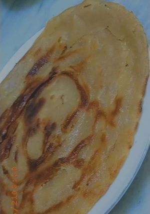 A picture of Khasta kurkura paratha.