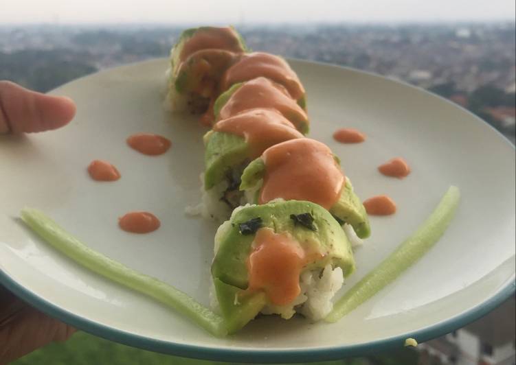 Rahasia Membuat Dragon Roll Sushi Yang Renyah