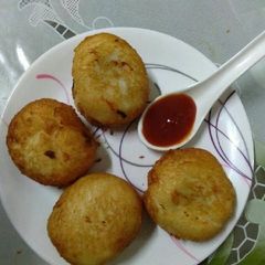A picture of Bread cheese ball.