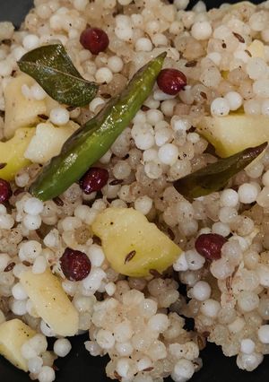 साबूदाना खिचड़ी(SABUDANA KHICHDI RECIPE IN HINDI) रेसिपी मुख्य फोटो
