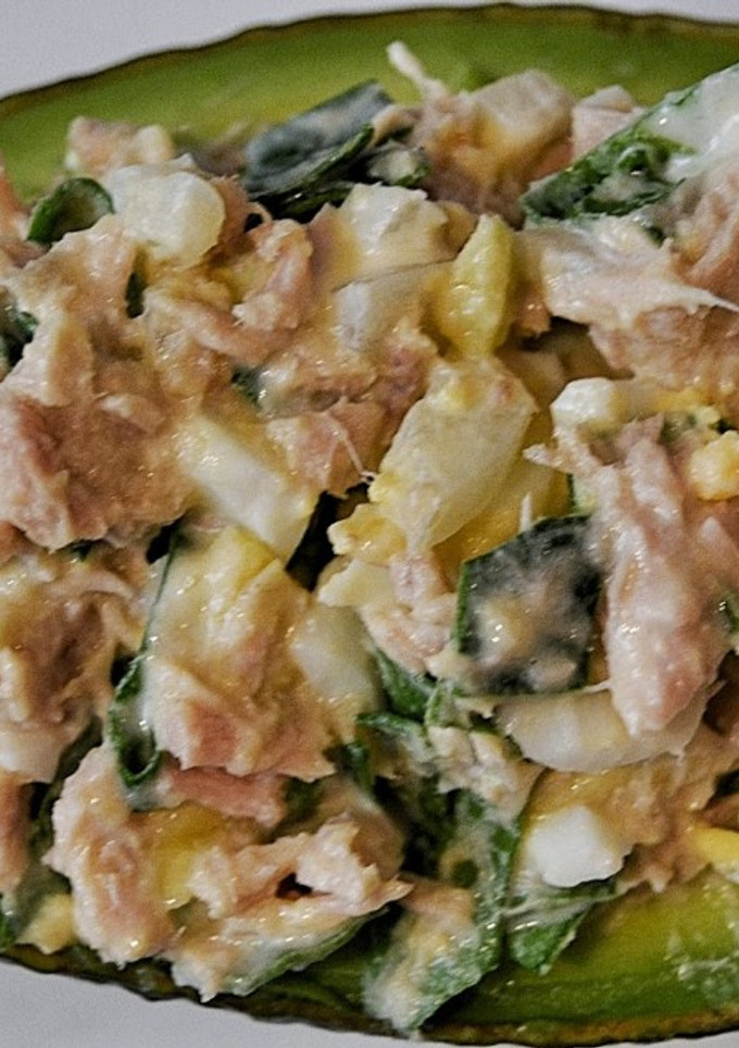 Una foto de Aguacate relleno de Atún