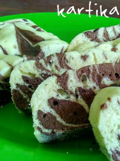 Foto resep Bolu kukus zebra dg putih telur