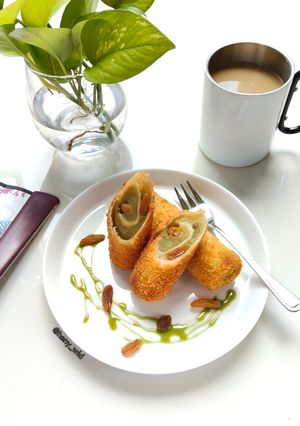 Foto resep Roti Gulung Crispy Vla Matcha