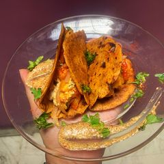 A picture of Tacoshila.