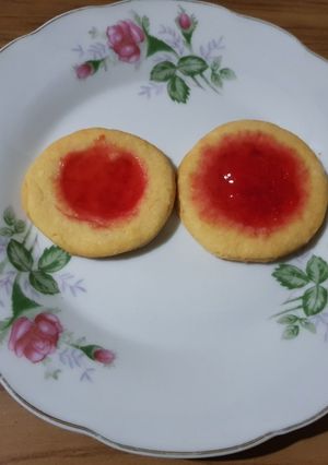 Una foto de Galletitas con jalea de frutillas sin manteca