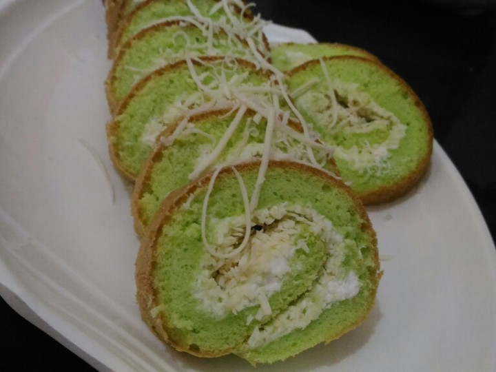 Cara Gampang Menyiapkan Bolu gulung pandan keju happycall yang Lezat