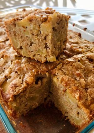 Una foto de Budín de manzana 🍎