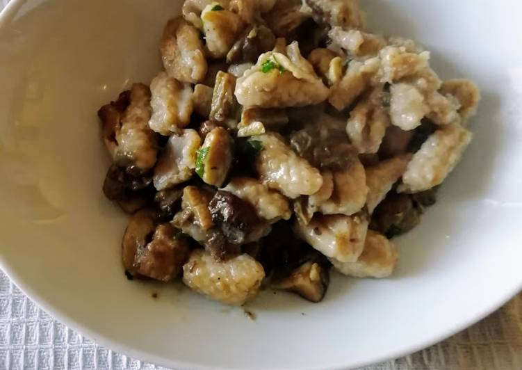Gnocchi con farina integrale ai funghi