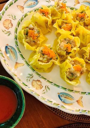 A picture of Sui mai dumplings.