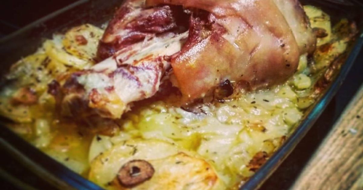 Codillo Al Horno Con Patatas Receta de Martínez Guillermo- Cookpad