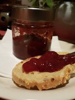 Una foto de Confitura Casera de Fresas con Vino Tinto