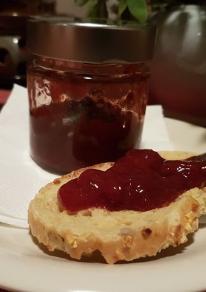 Una foto de Confitura Casera de Fresas con Vino Tinto
