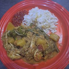 A picture of Mild Dairy-free Kashmiri Chicken Curry.