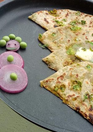 A picture of Peas paratha.
