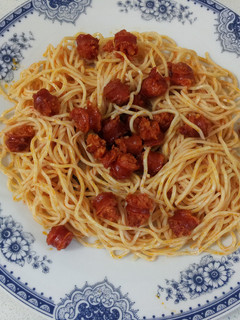 Una foto de Fideos chinos con chistorra