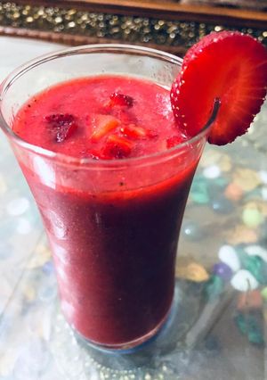 A picture of Strawberry smoothie.
